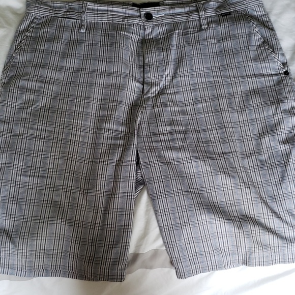 Hurley Other - Plaid shorts.